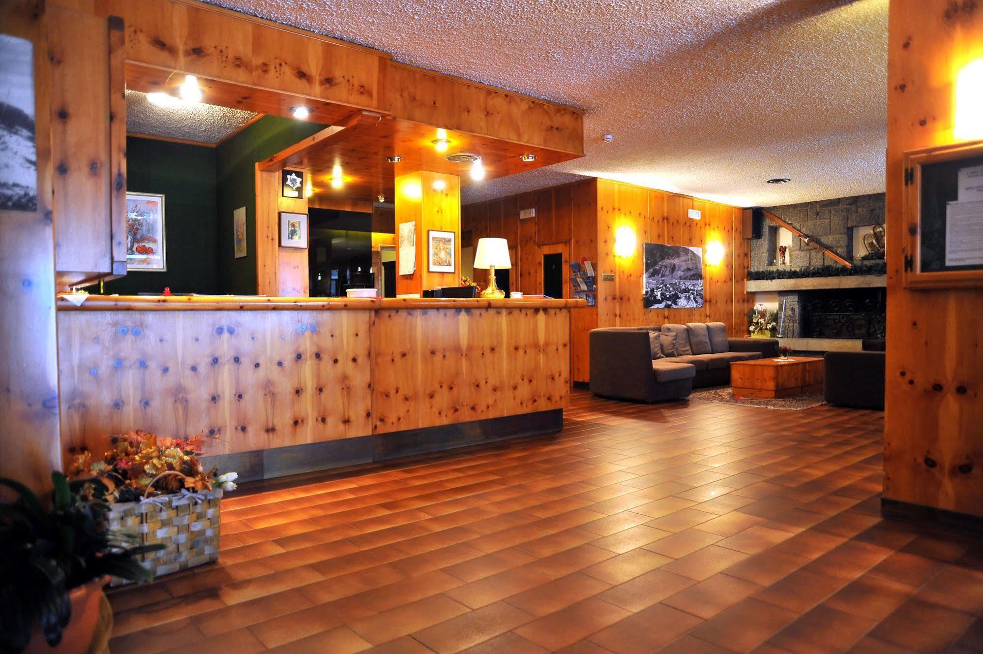 Hotel Nazionale Bormio Buitenkant foto