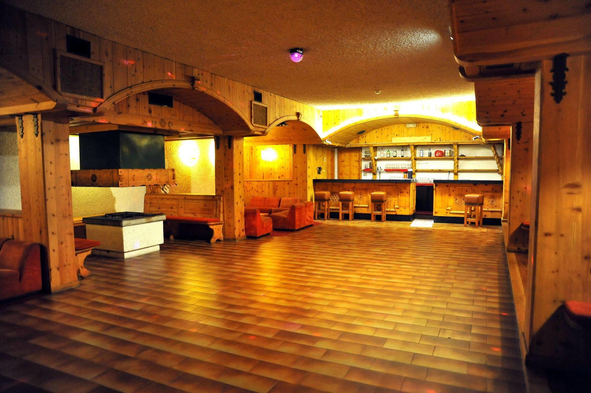 Hotel Nazionale Bormio Buitenkant foto